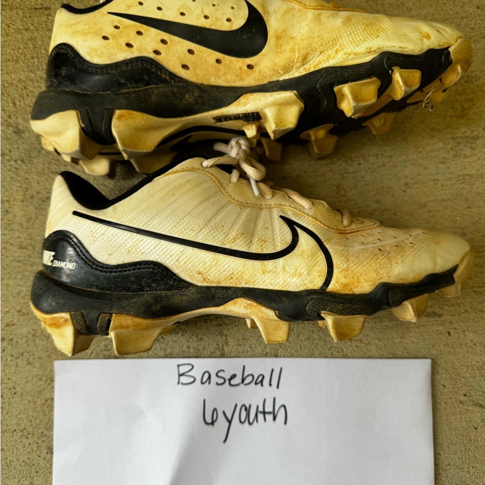 Nike Black and Cream Baseball Cleats